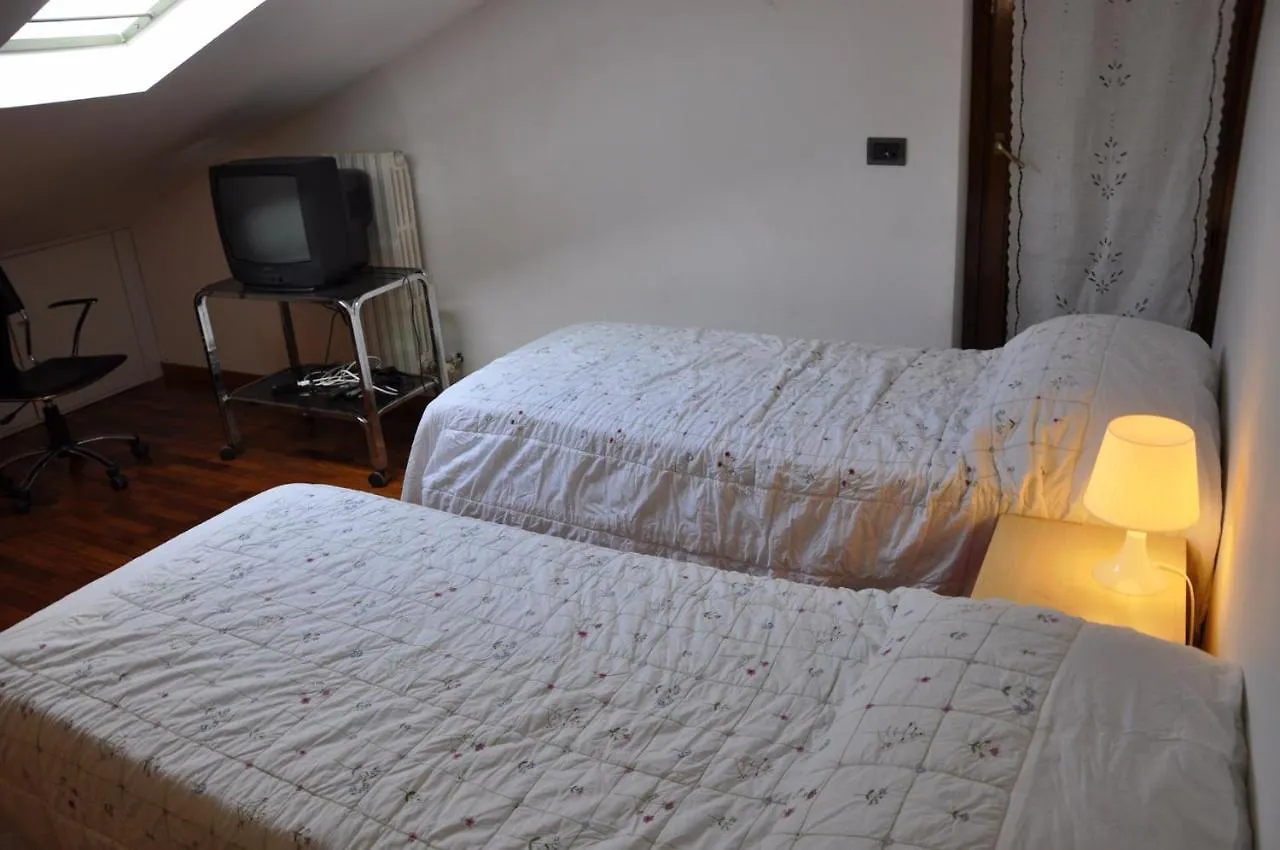 Apartment In Lazise/Gardasee 21942 Italy
