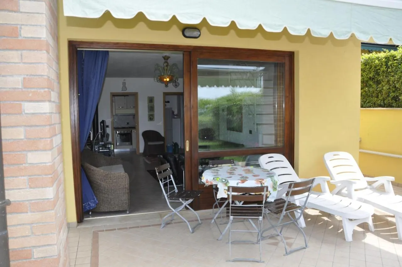 Apartment In Lazise/Gardasee 21942 Italy